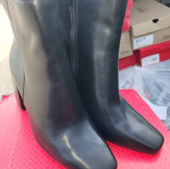 Kelly & Katie Women's Black Feni Bootie Soft  Lambskin PU 10 Wide - Picture 7 of 7